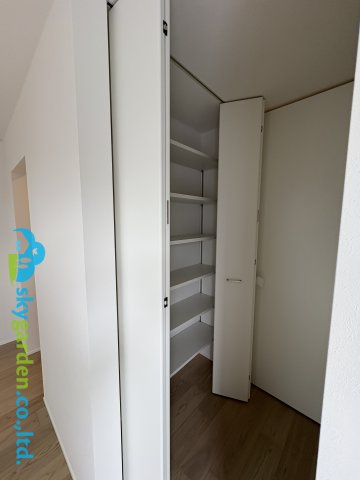 藤沢市大庭6期　新築戸建　全２棟A号棟の収納|寝室にはもう一つの収納棚があります