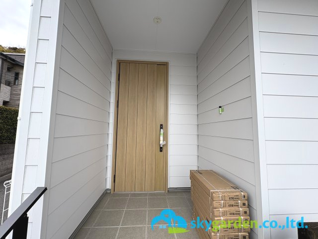 藤沢市大庭6期　新築戸建　全２棟A号棟の玄関|玄関ポーチの様子