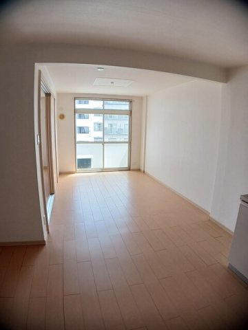 ローズパーク戸ケ崎　　刈谷市近郊の賃貸はクラスホーム刈谷店の居間・リビング|ゆったり過ごせるリビングです