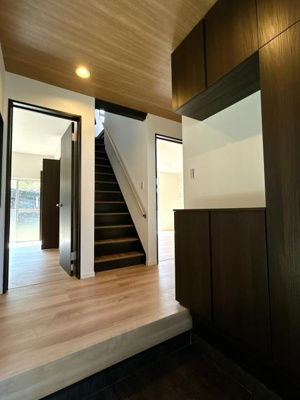 【玄関】 | 下松市藤光町２丁目戸建
