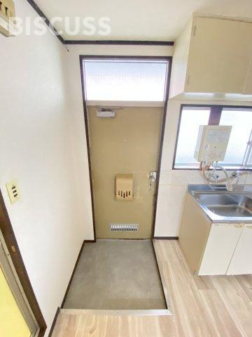 三国ヶ丘ハイツB棟の玄関