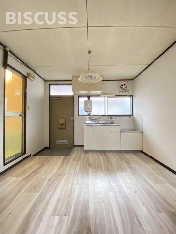 三国ヶ丘ハイツB棟の居間・リビング