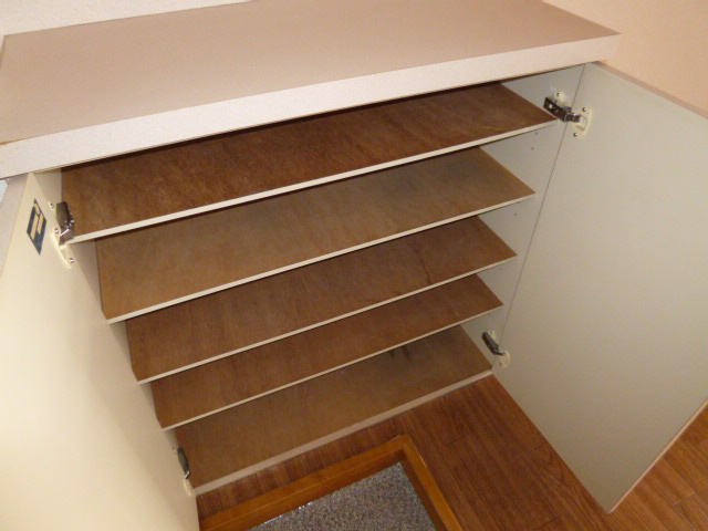 グリーンハウスおがわの玄関|シューズボックス