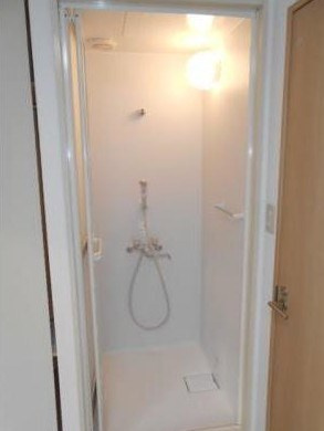 大陸荘のシャワールーム