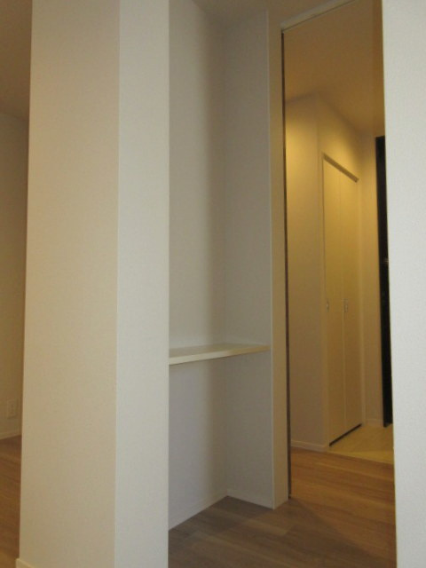 メゾンドスリジェの内装|★リビング手前にカウンターあり★