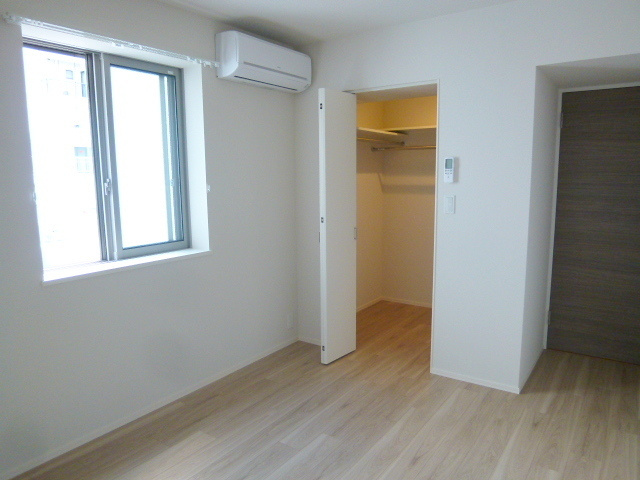 メゾンドスリジェの居間・リビング|★キレイなフローリングのお部屋です★