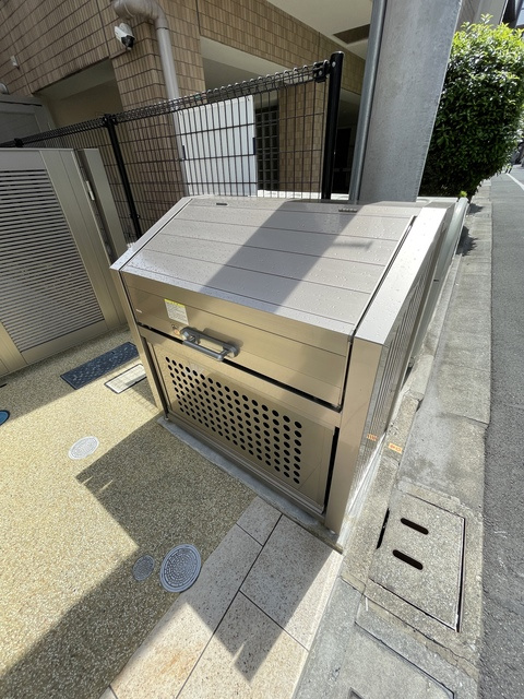 メゾンドスリジェのその他共用部分|★敷地内ゴミストッカー★