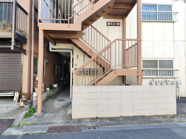東久コーポのエントランス