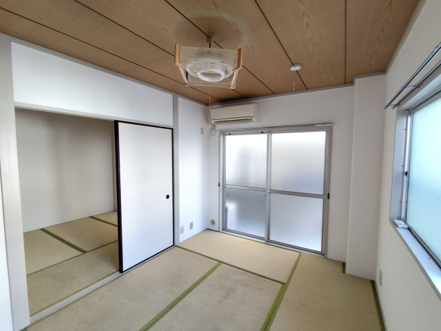 東久コーポの和室