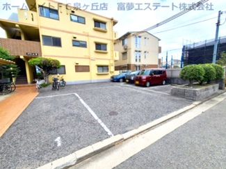 【駐車場】