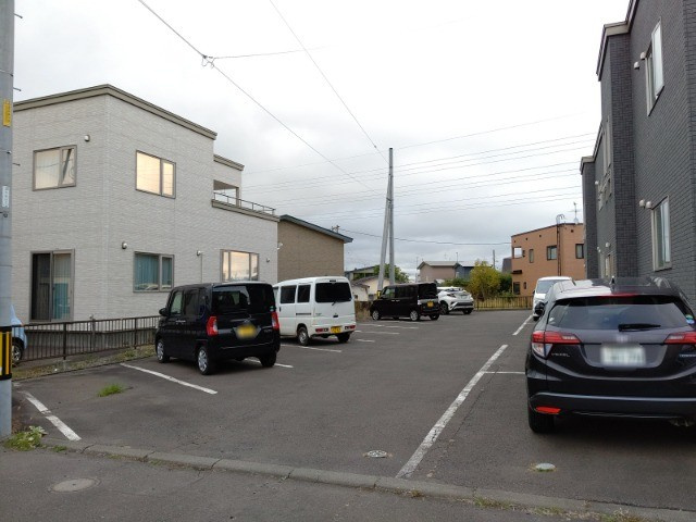 ベルシーヌ鷲別Ⅱの駐車場