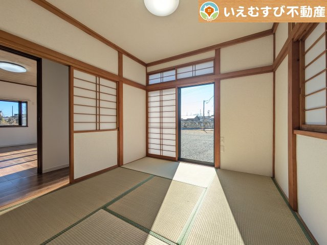 本庄市今井　中古戸建の和室|すぐ横になれる和室は、みんながほっと一息つける空間
ちょっとした休憩や来客時、お子様のお世話にも大活躍しそうですね♪