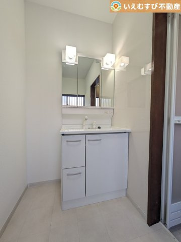 本庄市今井　中古戸建の独立洗面台