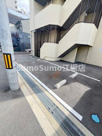 スプランディッド新大阪Ⅴの駐車場|駐車場があるので、車を買う予定の方も安心です