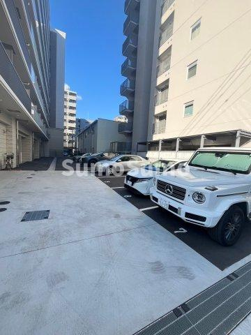 スプランディッド江坂Ⅲの駐車場