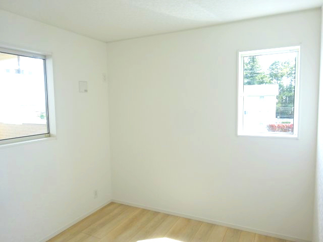 クレイドルガーデン高崎市箕郷町上芝第8　2号棟の洋室|2階洋室２です