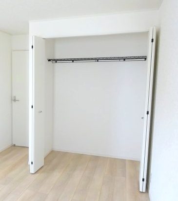 クレイドルガーデン高崎市箕郷町上芝第8　2号棟の収納|2階洋室２収納です