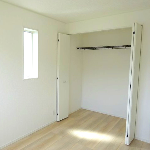 クレイドルガーデン高崎市箕郷町上芝第8　2号棟の収納|2階洋室3収納です