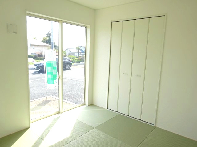 クレイドルガーデン高崎市箕郷町上芝第8　2号棟の和室|1階和室です。4.5帖の広さです。