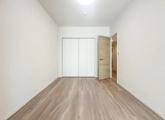 ビューリッシュ港北ニュータウンアジュリーヌの洋室|新規リフォーム物件！住宅街立地で夜も静かに眠れそうです。