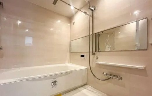 ビューリッシュ港北ニュータウンアジュリーヌの浴室|リフォーム済の追い炊き機能、浴室乾燥機付きです。