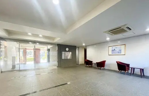 ビューリッシュ港北ニュータウンアジュリーヌのロビー|明るく開放感あるロビー