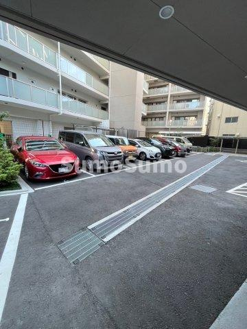 ザ・パークハビオ江坂公園の駐車場