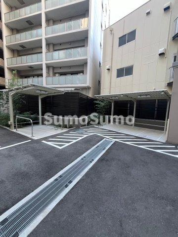 ザ・パークハビオ江坂公園の駐車場