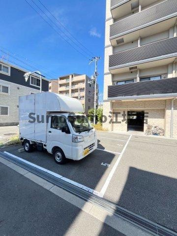 オーキッドレジデンス新大阪の駐車場