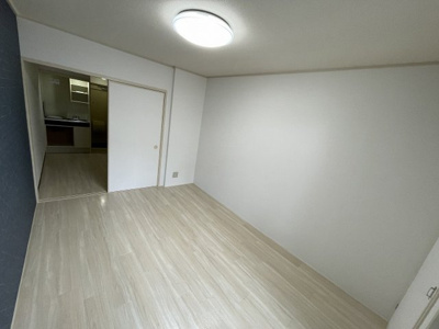 【居間・リビング】 | マンション常磐 | こちらのリビングで趣味の時間をお楽しみください