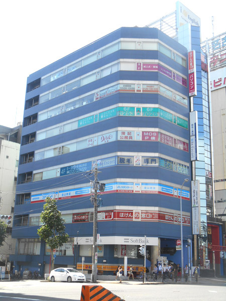 カーニープレイス名古屋金山ビルの外観