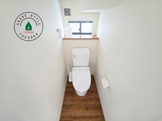 福岡市早良区内野5丁目第2-1棟（1号棟）の内観：施工例|温水洗浄便座を完備しております。2ヶ所にトイレがあるのは朝の慌ただしい時間も安心です。