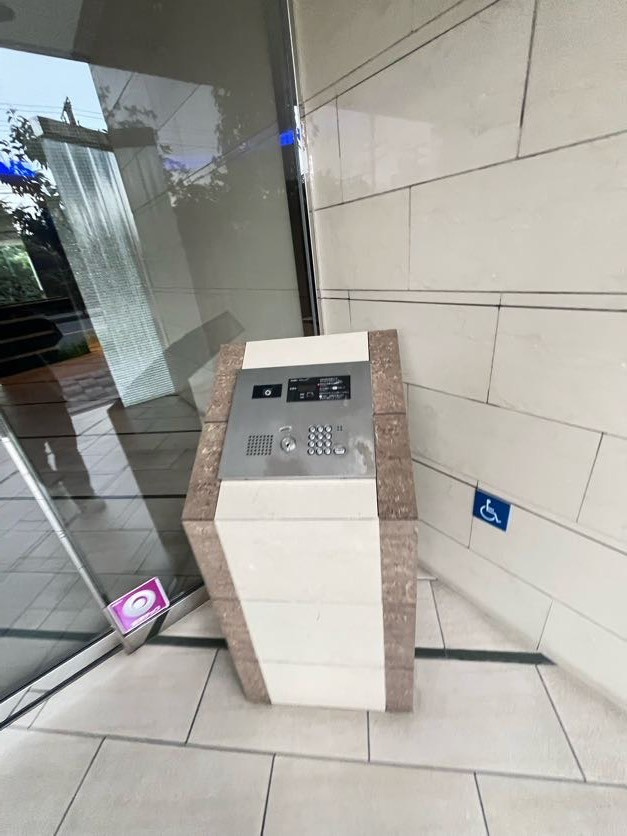 セレニテ新大阪弐番館のエントランス