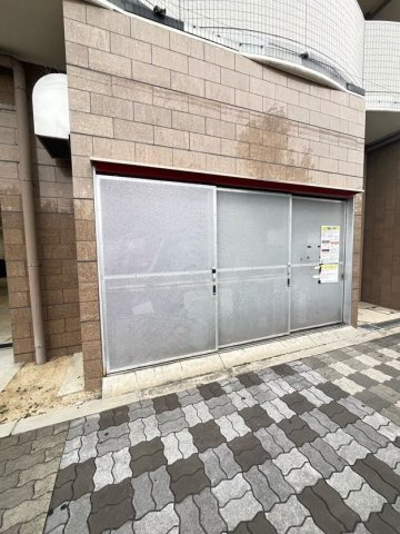 セレニテ新大阪弐番館のエントランス