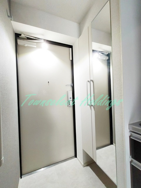 藤沢市湘南台５丁目の賃貸マンションの玄関|お履き物が多い方にもおすすめ♪