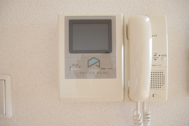 【設備】 | Celeb布施東 | TVモニター付きインターフォンです