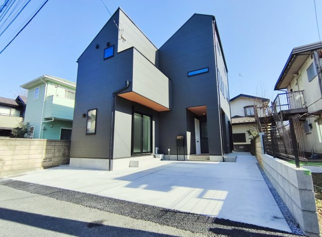 東村山市萩山町1丁目 限定1棟の駐車場|お車並列2台駐車可能(車種による)
