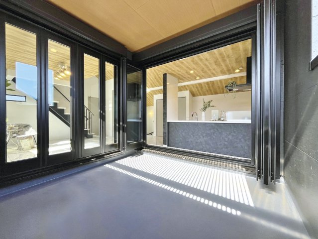 東村山市萩山町1丁目 限定1棟のバルコニー|アウトドアリビングとしても楽しめる幅広バルコニー付
お家時間をより華やかで豊かにいたします