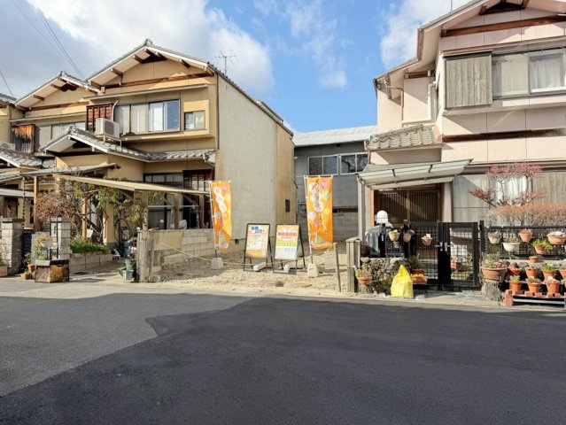 上桂前田町　建築条件無土地のその他|前道は６ｍと駐車安心の道幅となっております。駐車時の切り返しもラクラク！（R8.1撮影）