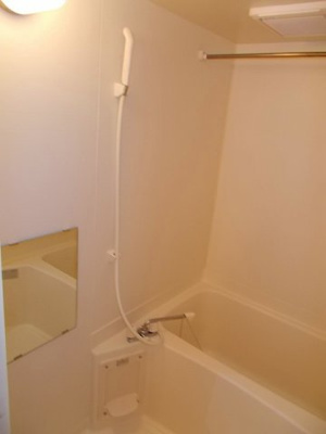 【浴室】 | ファミールヒルズＣ | コンパクトで使いやすいお風呂です