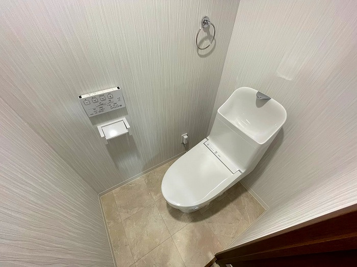 ロワールマンション西公園東のトイレ|縦型トイレはお掃除などお手入れがしやすく常に清潔に保ちやすいですよ♪