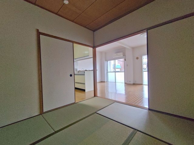 メゾン茨木西駅前の和室