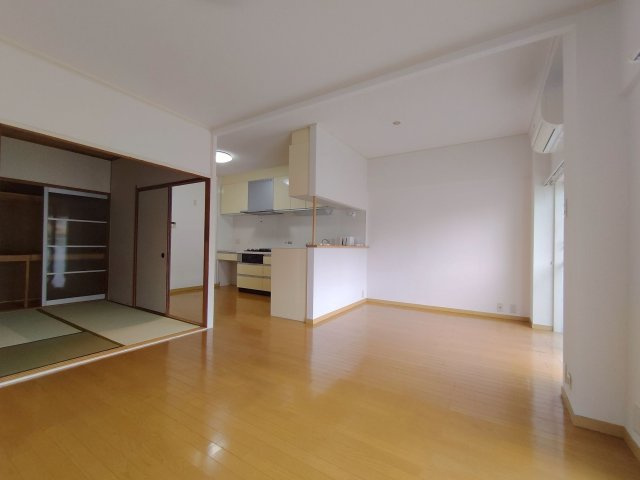 メゾン茨木西駅前の居間・リビング