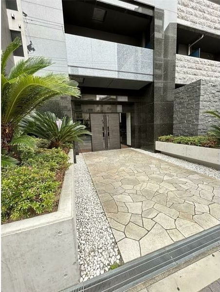 S-RESIDENCE新大阪駅前のエントランス
