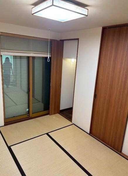八剱町岩塚戸建の寝室