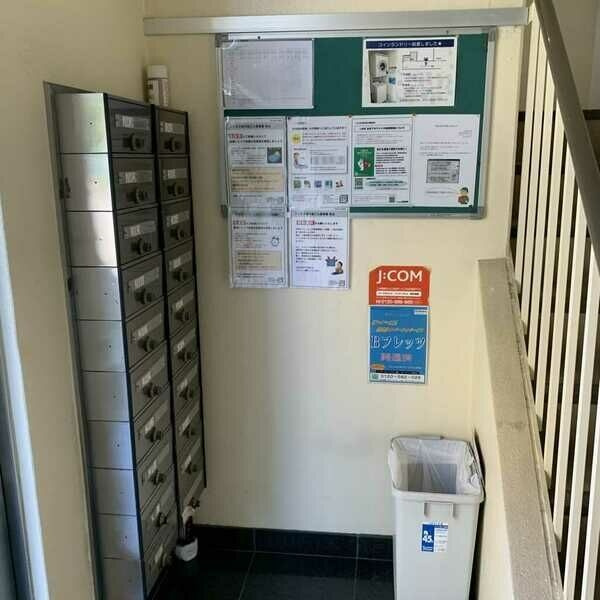 ジュネス西中島のロビー