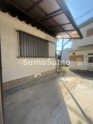 楠谷町戸建の駐車場|駐車場完備です