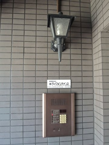 福岡市中央区今川２丁目の賃貸マンションのエントランス