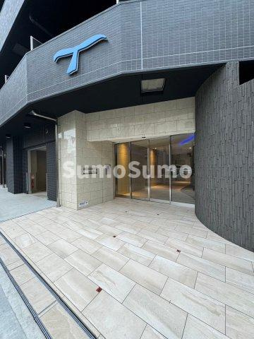 セレニテ難波ミラク参番館のエントランス