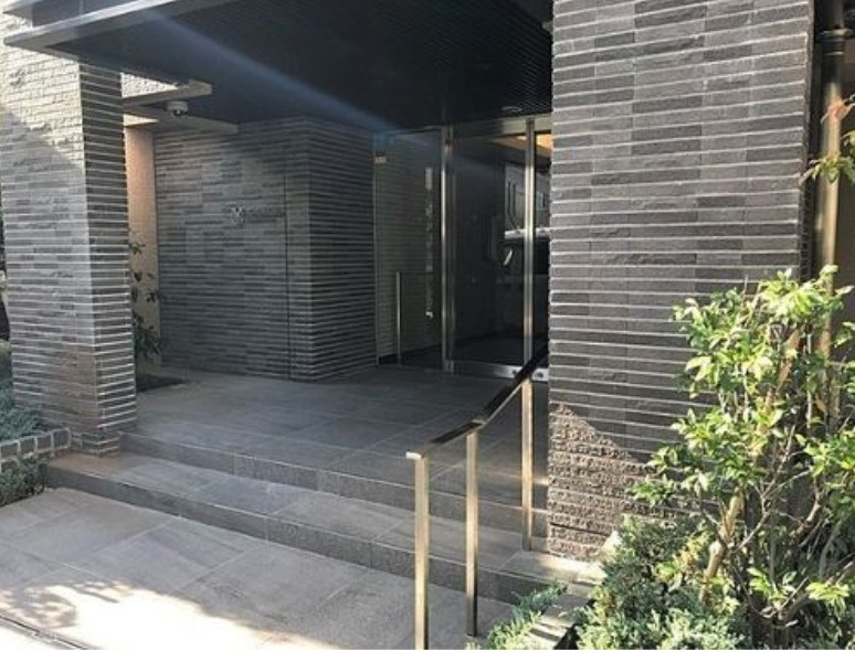 ザ・パークハビオ三軒茶屋テラス　ペット相談　楽器相談　防犯設備充実のエントランス